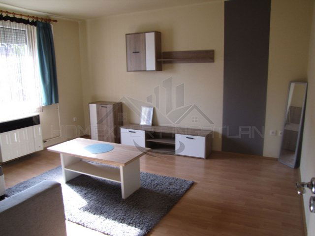 Kiadó téglalakás, albérlet, Pápán 120 E Ft / hó, 2 szobás