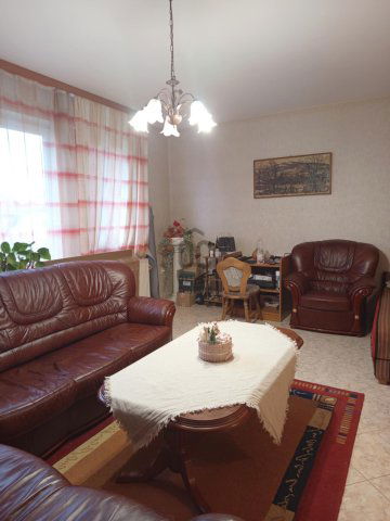 Eladó téglalakás, Tatabányán 68.5 M Ft, 2 szobás