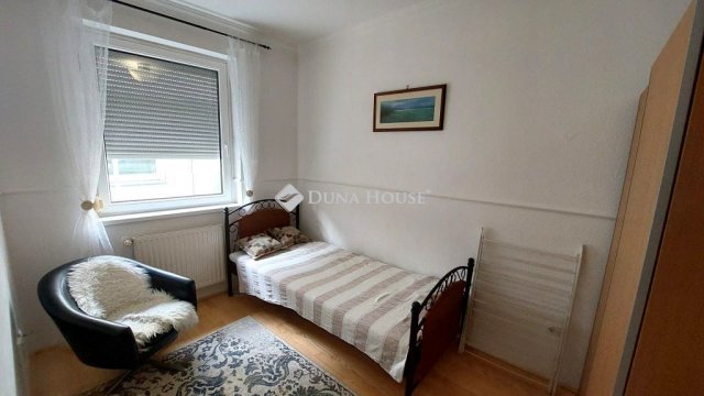 Eladó téglalakás, Debrecenben 87.9 M Ft, 3 szobás