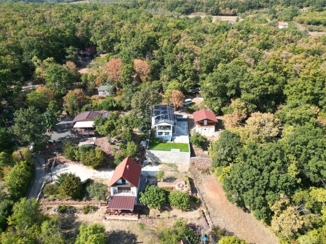 Eladó nyaraló, Révfülöpön 85 M Ft, 3 szobás