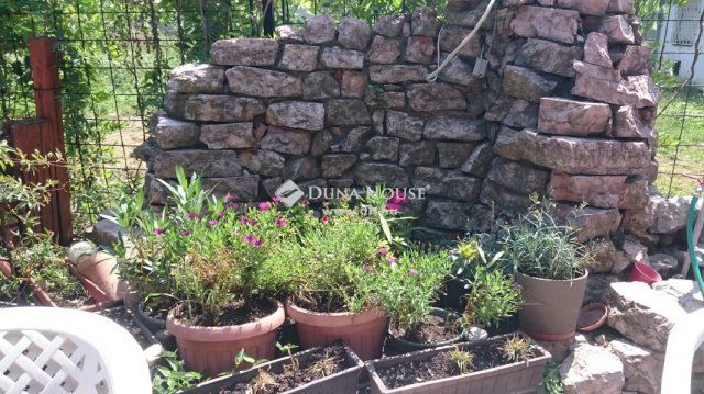 Eladó családi ház, Budapesten, XV. kerületben 198 M Ft, 6 szobás