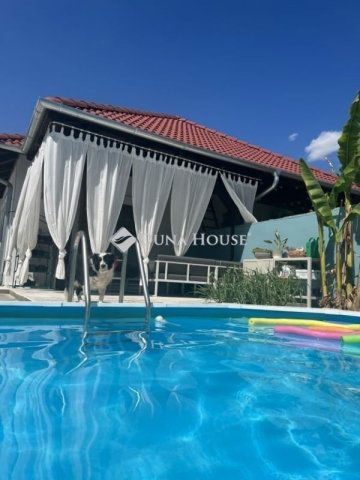 Eladó ikerház, Délegyházán 120 M Ft, 3 szobás