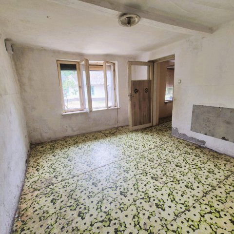 Eladó családi ház, Kecskeméten 15.9 M Ft, 2 szobás
