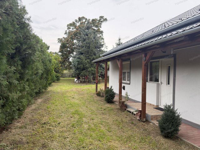 Eladó családi ház, Ököritófülpösön 26.5 M Ft, 2+1 szobás