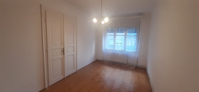 Kiadó téglalakás, albérlet, I. kerületben, Fő utcában