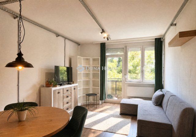 Eladó téglalakás, Zalaegerszegen 34.5 M Ft, 3 szobás