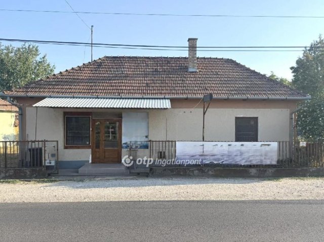 Eladó családi ház, Besenyőtelken 37 M Ft, 3 szobás