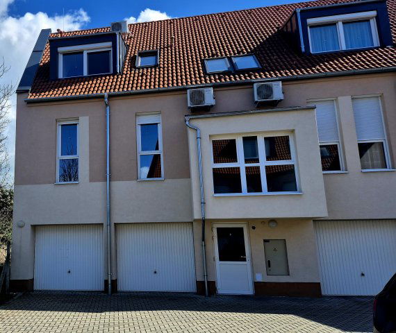 Eladó téglalakás, Sárváron 77.8 M Ft, 3 szobás