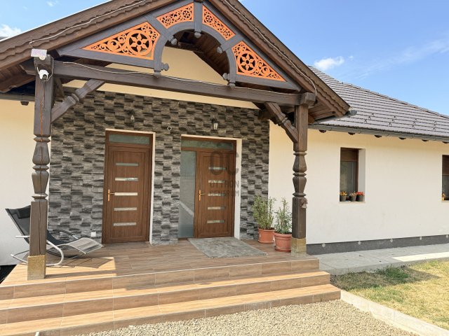 Eladó családi ház, Berkenyén 320 M Ft, 5 szobás