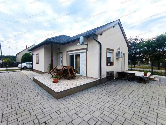 Eladó családi ház, Dunakilitin 65.9 M Ft, 2 szobás