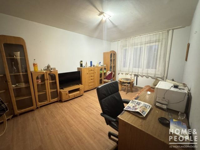 Eladó téglalakás, Szegeden 38 M Ft, 1+1 szobás