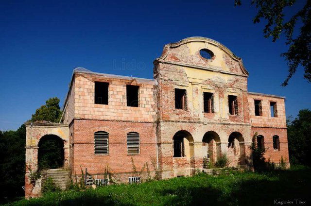 Eladó családi ház, Kerecsenyen 280 M Ft, 20 szobás