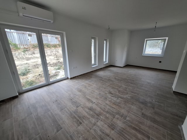Eladó téglalakás, Mendén, Rét utcában 89.9 M Ft, 3 szobás