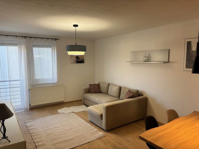 Kiadó téglalakás, albérlet, XI. kerületben, Sztregova utcában