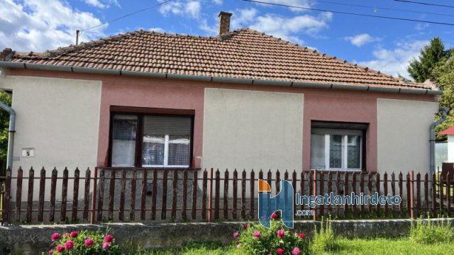 Eladó családi ház, Sirokban 16 M Ft, 2 szobás