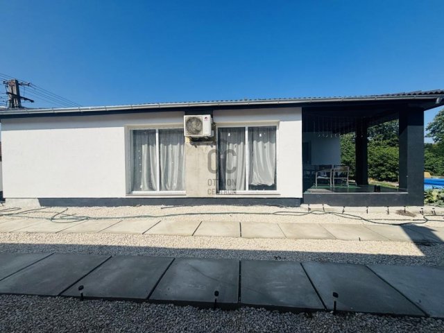 Eladó családi ház, Cegléden 99.9 M Ft, 4 szobás
