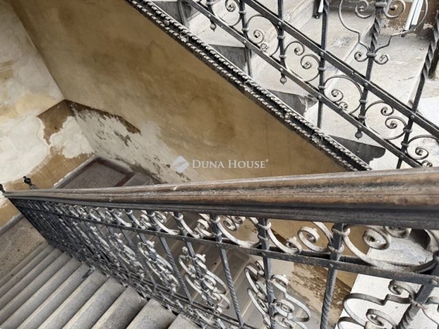 Eladó téglalakás, Budapesten, VII. kerületben 69.9 M Ft