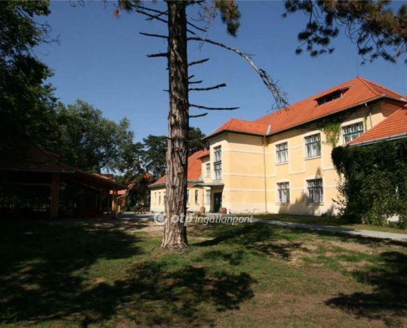 Eladó hotel, Nagykállóban 1163.52 M Ft / költözzbe.hu