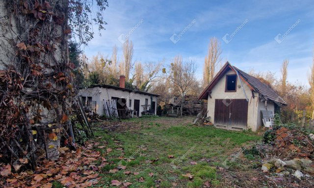 Eladó családi ház, Komáromban 55 M Ft, 3 szobás