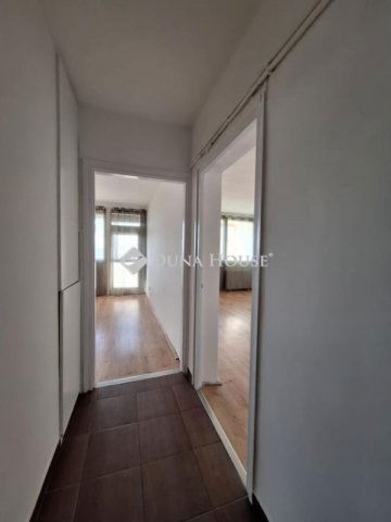 Eladó téglalakás, Pécsett 49.9 M Ft, 2 szobás