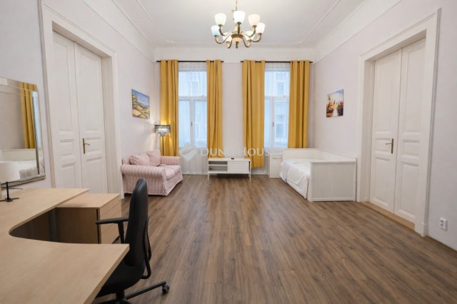 Eladó téglalakás, Budapesten, VI. kerületben 175 M Ft