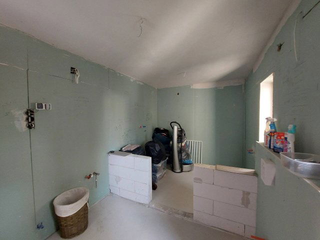 Eladó családi ház, Sárisápon 95 M Ft, 4 szobás