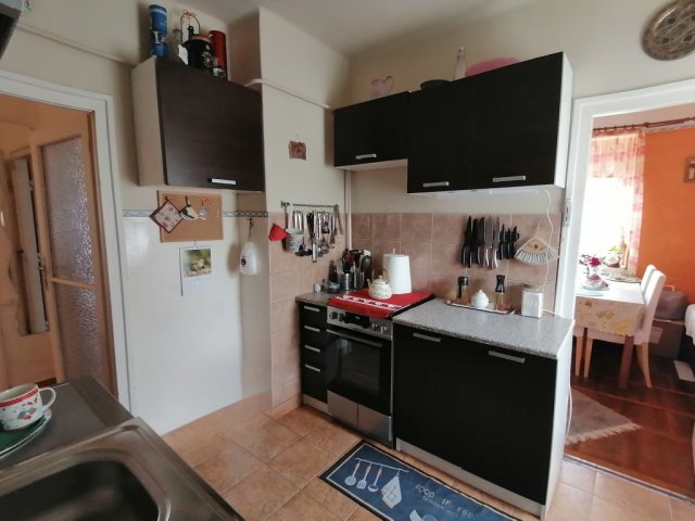 Eladó téglalakás, Pusztaszabolcson 42 M Ft, 2+1 szobás