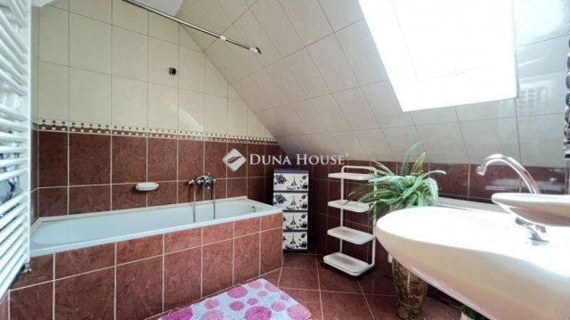 Eladó családi ház, Egerszalókon 98.4 M Ft, 4+2 szobás