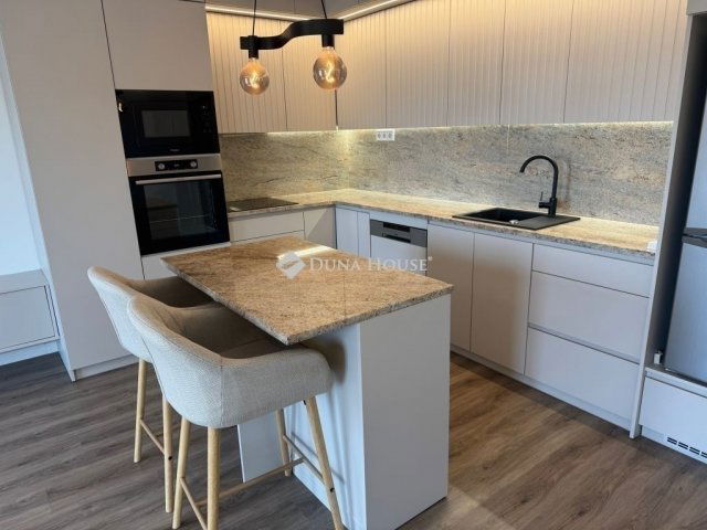 Eladó téglalakás, Budapesten, XIV. kerületben 85 M Ft