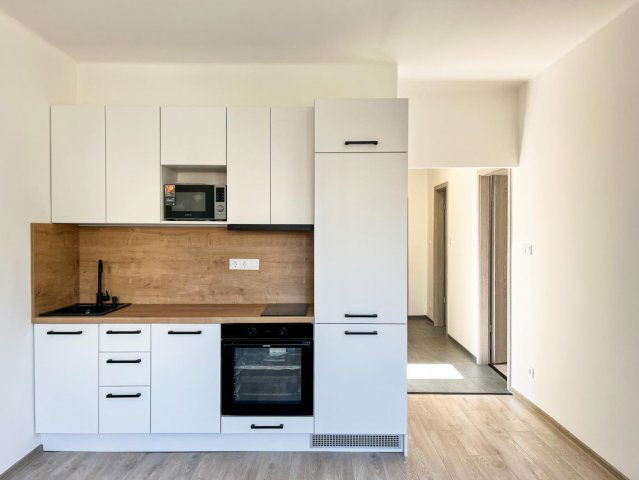 Kiadó téglalakás, albérlet, Tatán 200 E Ft / hó, 2+1 szobás