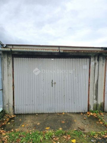 Eladó garázs, Pécsett 7.5 M Ft / költözzbe.hu