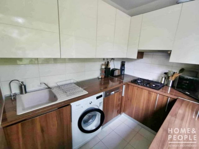 Eladó téglalakás, Szegeden 75.49 M Ft, 2+2 szobás