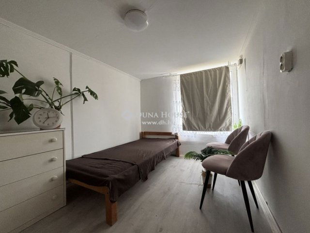 Eladó családi ház, Pilisen 24.9 M Ft, 2 szobás