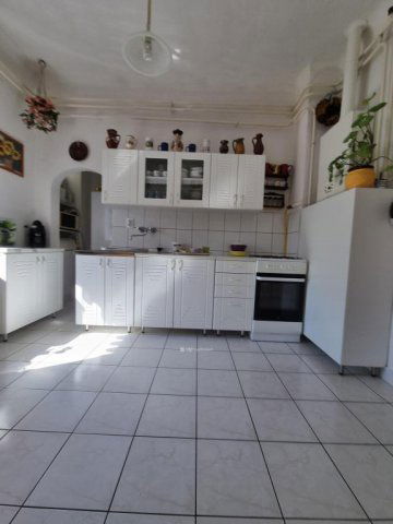 Eladó családi ház, Pápateszéren 43.99 M Ft, 2 szobás