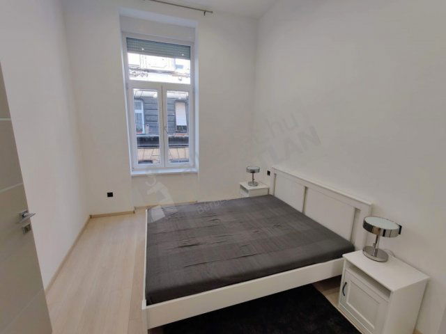 Kiadó téglalakás, albérlet, VI. kerületben, Jókai utcában