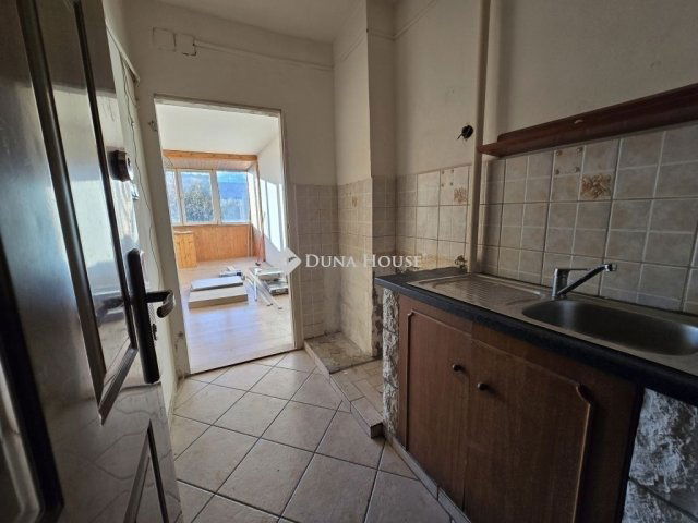 Eladó téglalakás, Pécsett 29.9 M Ft, 1 szobás