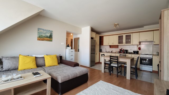 Eladó téglalakás, Szegeden, Bartucz Lajos utcában 0.18 M Ft