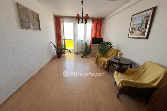 Eladó panellakás, Győrött 49.9 M Ft, 2 szobás