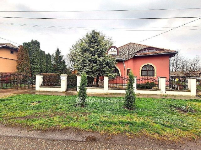 Eladó családi ház, Biharnagybajomban 59 M Ft, 3+1 szobás
