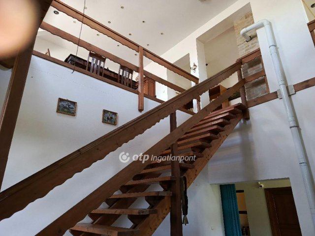 Eladó ipari ingatlan, Győrasszonyfán 435.16 M Ft