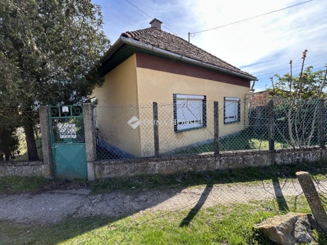 Eladó családi ház, Nagybaracskán 14.99 M Ft, 3 szobás