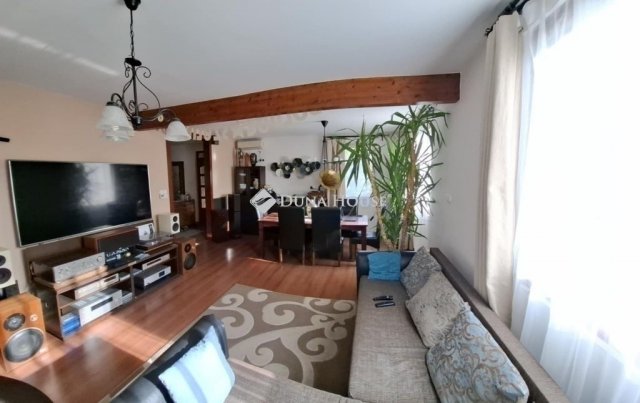 Eladó családi ház, Vecsésen 149.999 M Ft, 5 szobás