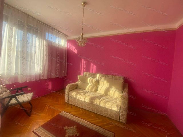 Eladó téglalakás, Szolnokon 36 M Ft, 2 szobás