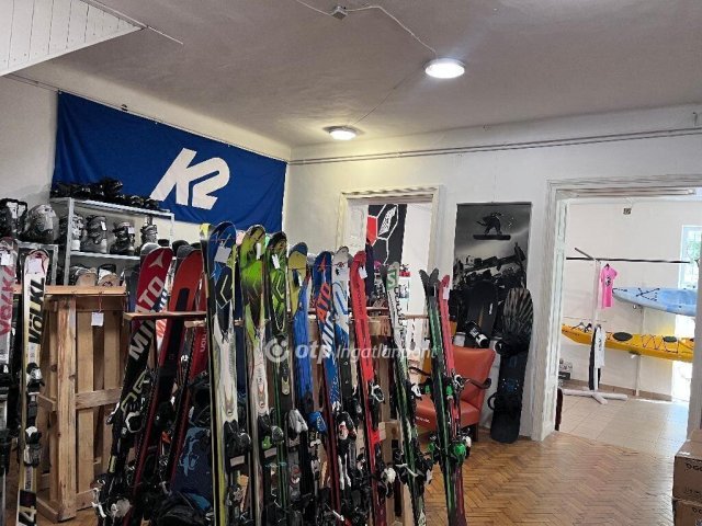 Eladó téglalakás, Pécsett 82 M Ft, 3 szobás