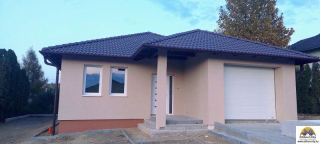 Eladó családi ház, Pécelen 149.9 M Ft, 5 szobás