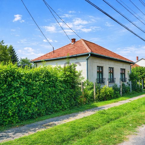 Eladó családi ház, Abonyban 43 M Ft, 2 szobás