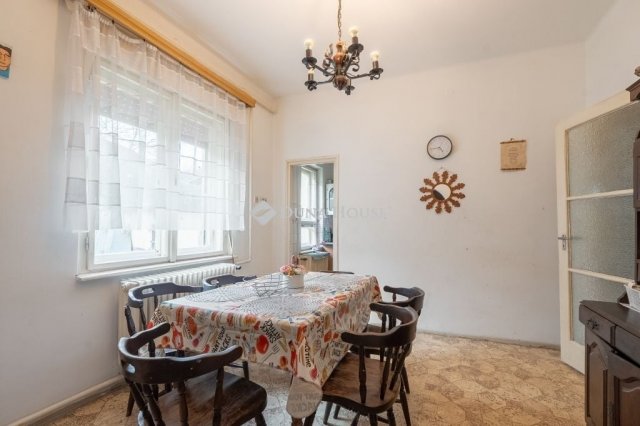 Eladó családi ház, Nyergesújfaluban 43.5 M Ft, 3 szobás