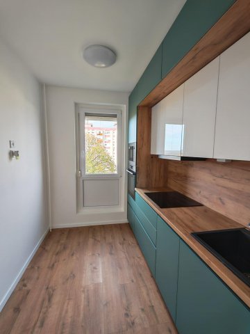 Eladó panellakás, Pécsett, Csontváry utcában 44.9 M Ft