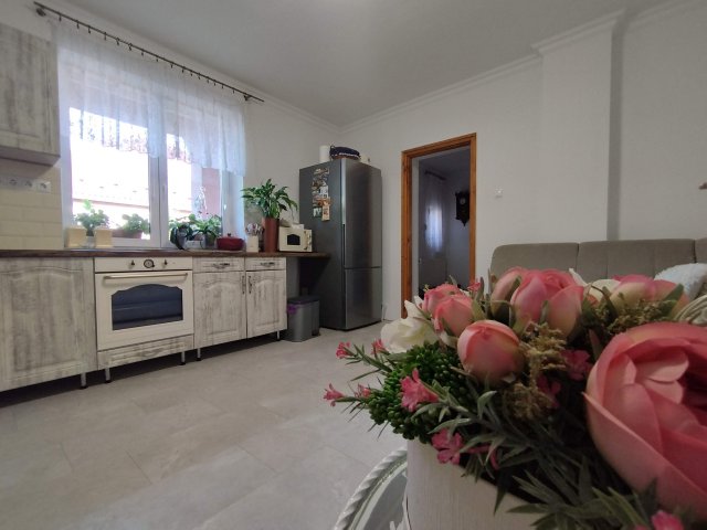 Eladó családi ház, Szirmabesenyőn 50.9 M Ft, 2 szobás