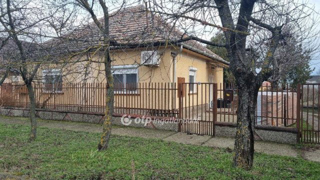 Eladó családi ház, Kakucson 59.9 M Ft, 2 szobás